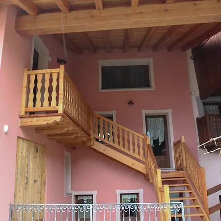La Maison De Deni Apartment