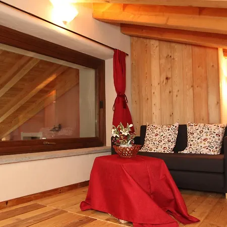 La Maison De Deni Apartment
